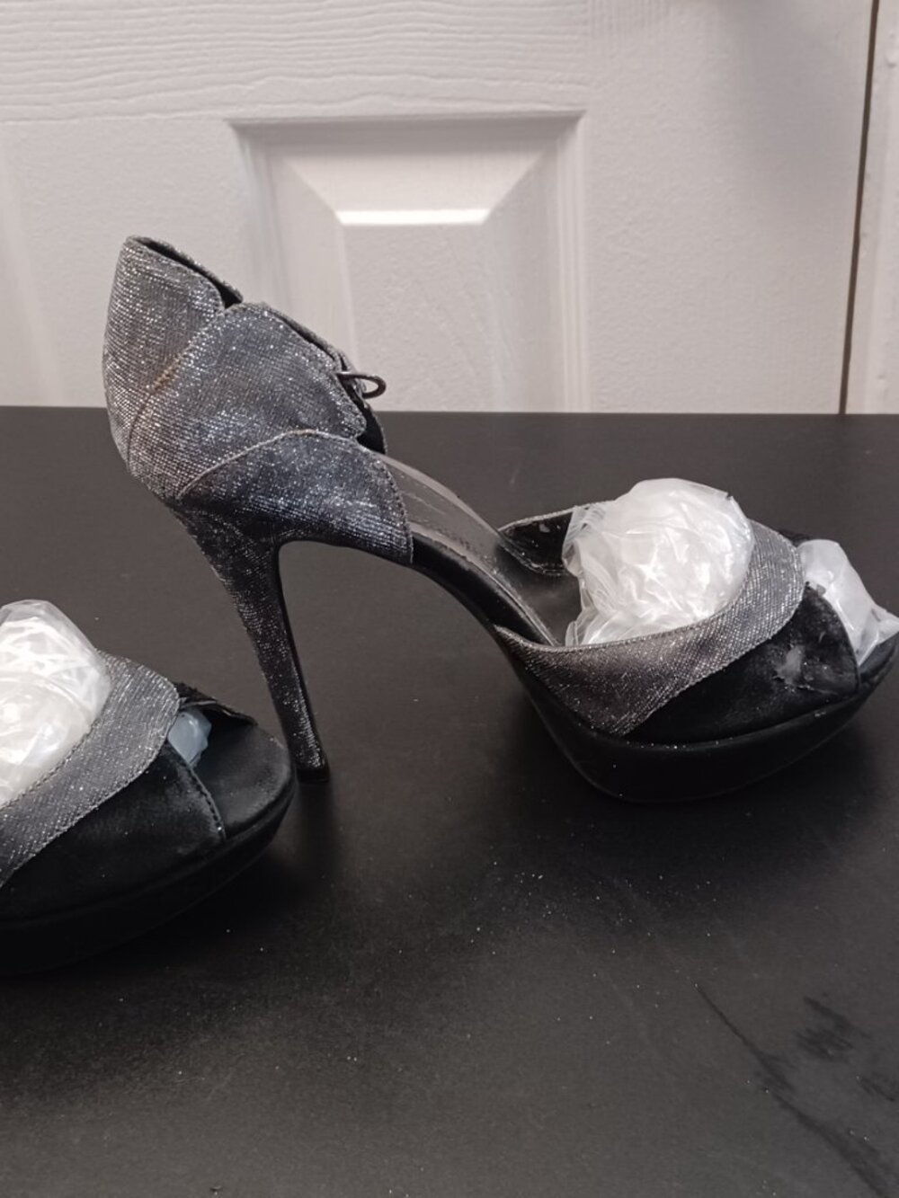 Jessica Simpson Womens Sparkle Black/Silver Glitter Ankle Strap Heels